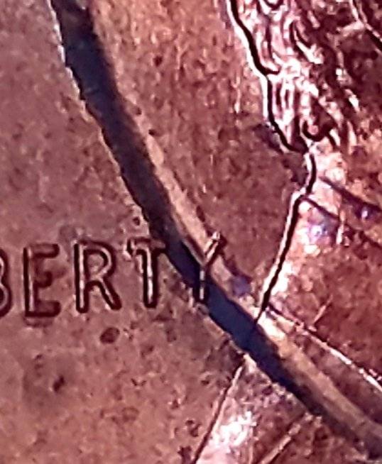 1993-P-Lincoln-Cent-Struck-Through-Metal-Half-Disc-Or-Metal-Clip?